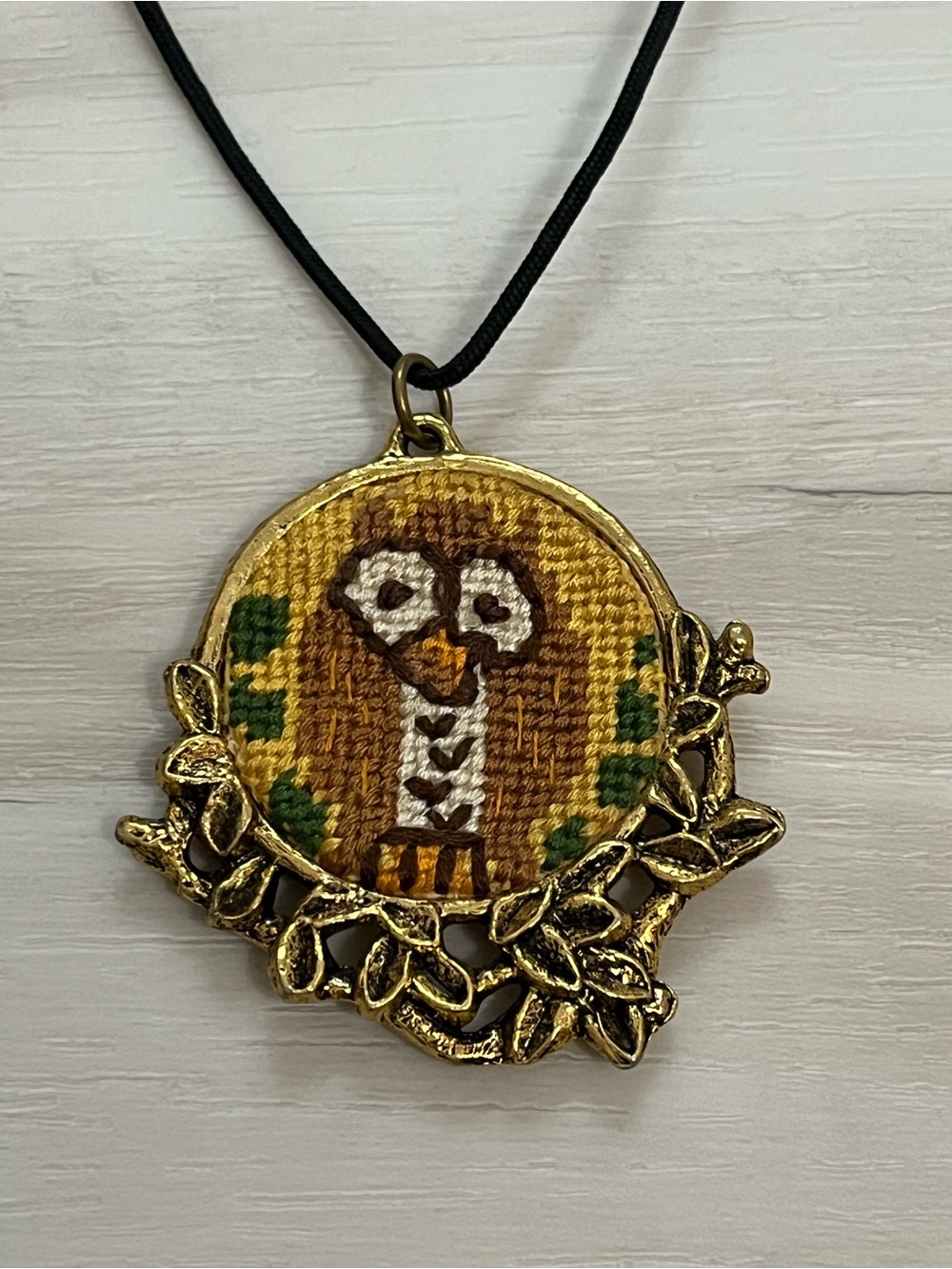 VTG Jewelpoint Sooz Embroidery Owl Pendant Black Cord Necklace